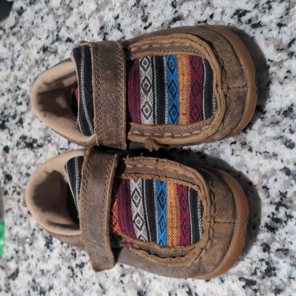Twisted X toddler size 7M driving moccasins